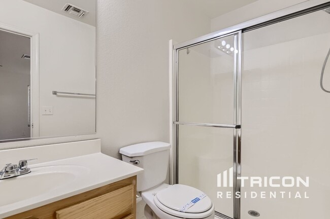 property at 11844 W Edgemont Ave