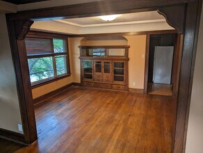 2976 N Newhall St, Unit Duplex upper in Milwaukee, WI - Building Photo - Building Photo