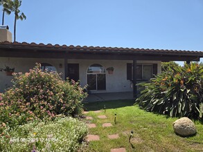 5819 Redondo Dr in Bonsall, CA - Foto de edificio - Building Photo