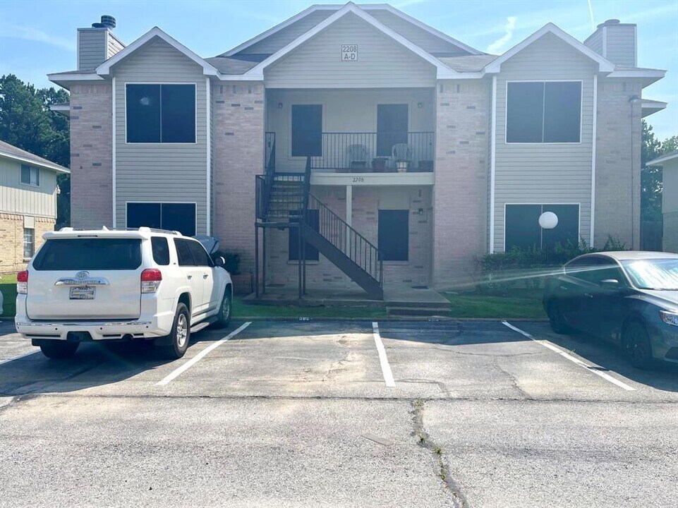 2208 Millstone Dr Photo