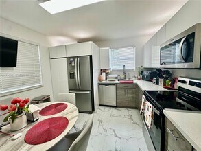 1200 SW 113th Terrace in Pembroke Pines, FL - Building Photo - Building Photo