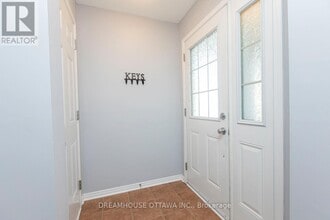 158 Patriot Pl in Ottawa, ON - Building Photo - Building Photo