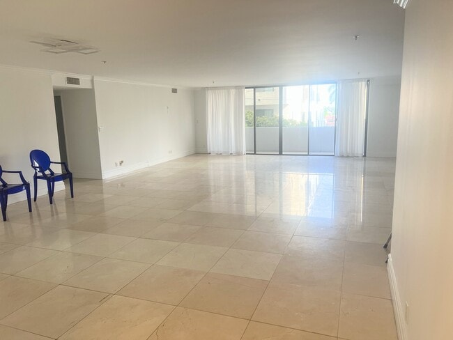 property at 10660 Wilshire Blvd
