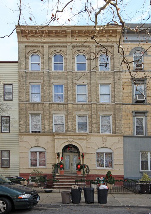 155 Monitor St in Brooklyn, NY - Foto de edificio