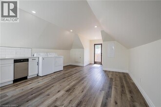 753 Colborne St E in Brantford, ON - Building Photo - Building Photo