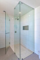 460 NE 5th St in Miami, FL - Building Photo