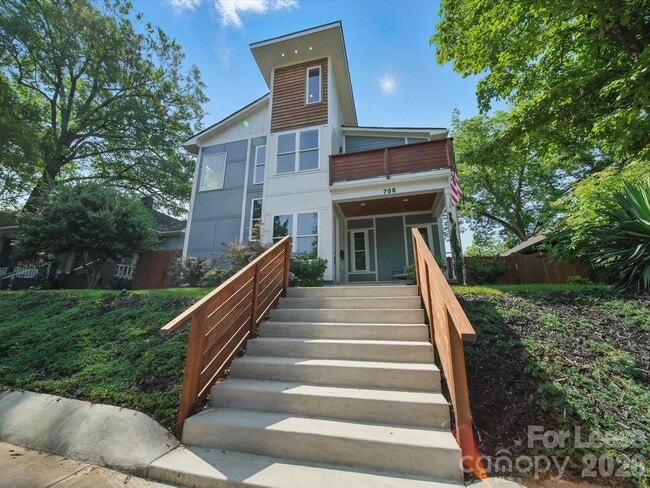 property at 708 Cross Trl Dr