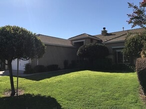4708 Vía Terreno in Modesto, CA - Building Photo - Building Photo