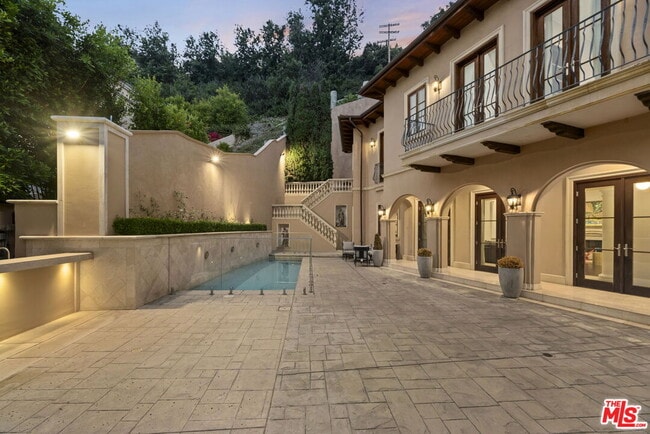 property at 1465 Robmar Dr