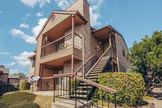 Connemara Estates in San Antonio, TX - Foto de edificio - Building Photo