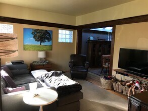 6547 Greenwood Ave N in Seattle, WA - Building Photo - Building Photo