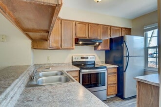 4152 Charleston Dr in Colorado Springs, CO - Building Photo - Building Photo