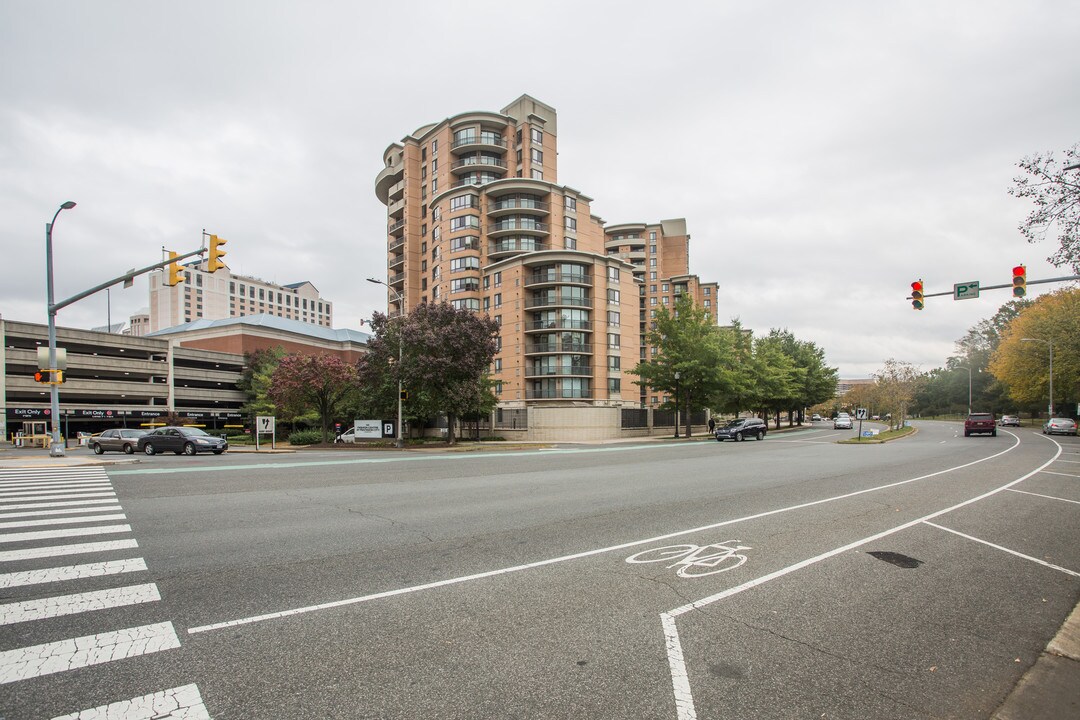 Instrata Pentagon City in Arlington, VA - Building Photo