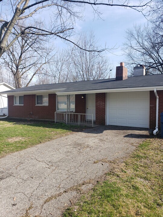 8109 Penway St in Indianapolis, IN - Building Photo
