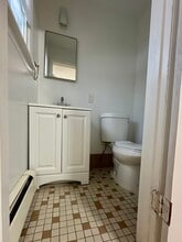 163 Latham Rd in Mineola, NY - Building Photo - Building Photo