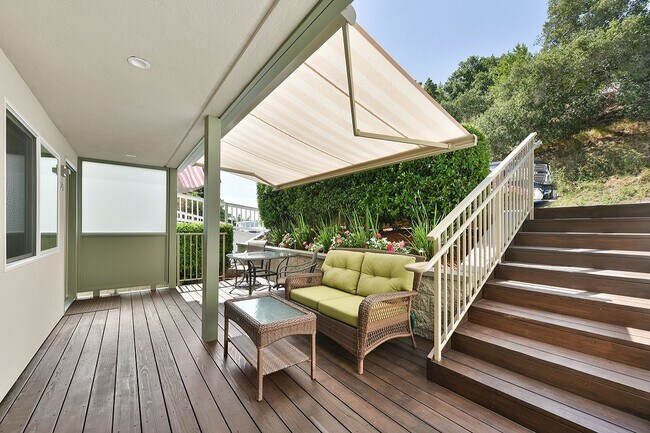 25 Bayo Vista Way in San Rafael, CA - Building Photo - Building Photo