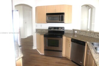 11375 NW 77th Ln in Medley, FL - Building Photo - Building Photo