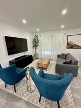 846 Croton Dr in Royal Palm Beach, FL - Building Photo - Building Photo