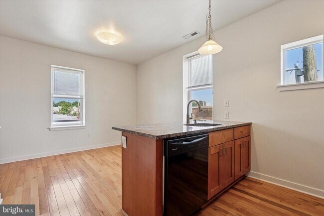 2128 N 17th St in Philadelphia, PA - Building Photo - Building Photo