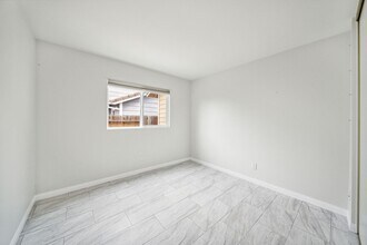 357 Via Metates in Oceanside, CA - Building Photo - Building Photo