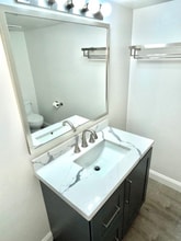 17200 Newhope St in Fountain Valley, CA - Building Photo - Building Photo