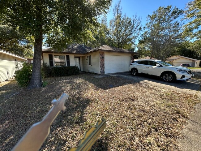 property at 2908 Alpine Pl