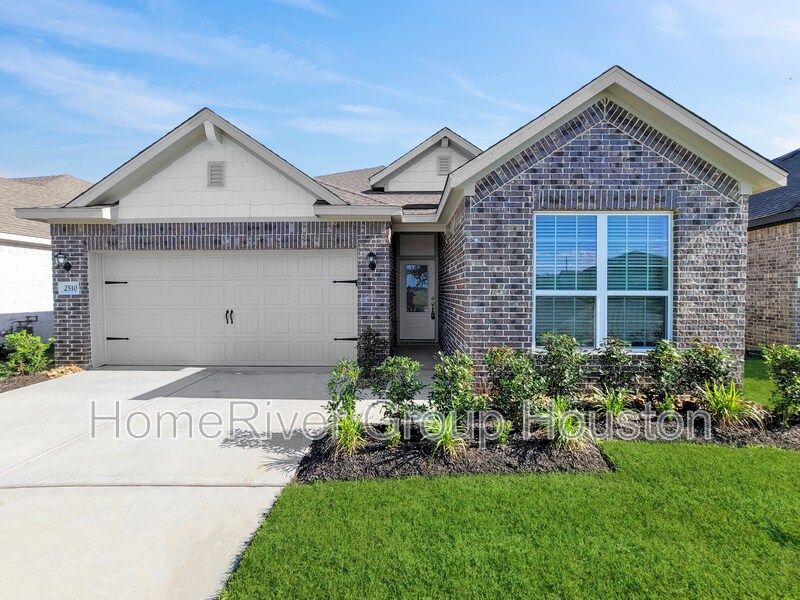 2510 Green Jasper Dr in Arcola, TX - Building Photo