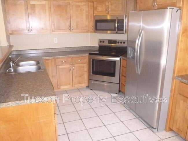 9472 N Albatross Dr in Tucson, AZ - Building Photo - Building Photo