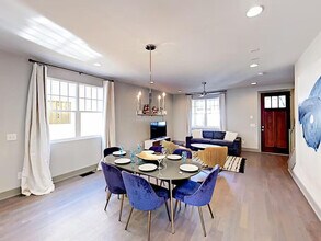 2125 8th Ave S in Nashville, TN - Building Photo - Building Photo