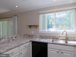 11701 Summerchase Cir in Reston, VA - Building Photo - Building Photo