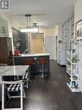 30 Roehampton Ave in Toronto, ON - Building Photo - Building Photo