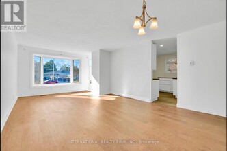 43 Bailey Crescent in Aurora, ON - Building Photo - Building Photo