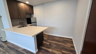 79 S Parkwood Ave, Unit Parkwood Studio in Pasadena, CA - Building Photo - Building Photo