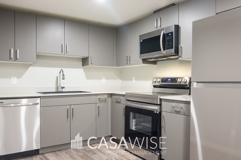 6247-6176 176 Ave NW in Edmonton, AB - Building Photo