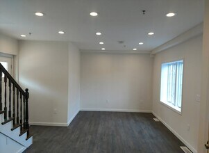 41 Zapora Dr, Unit Unit 2 in Hooksett, NH - Building Photo - Building Photo