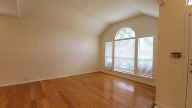 205 Dorsett Ct in Irving, TX - Building Photo - Building Photo