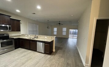 978 Farnsworth Dr in Hopkins, SC - Building Photo - Building Photo