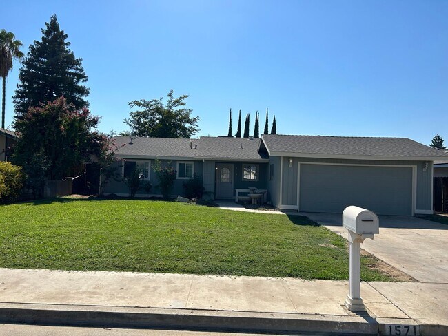 property at 1571 Lowery St