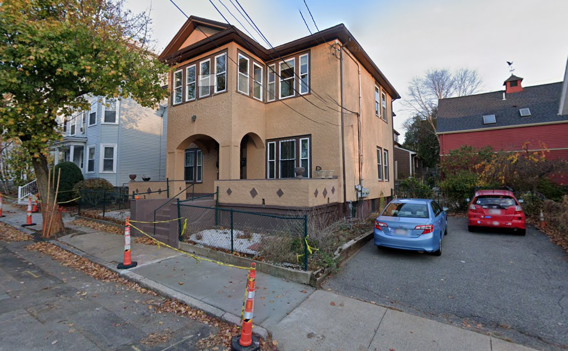 115 Bartlett St, Unit 1 in Somerville, MA - Building Photo