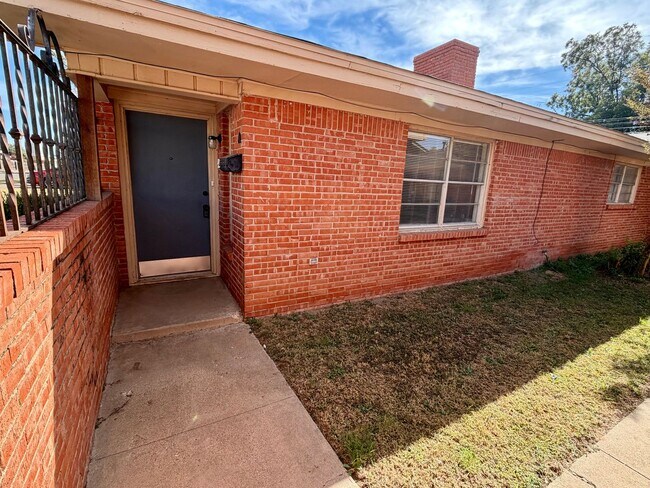 3813 51st St in Lubbock, TX - Building Photo - Building Photo