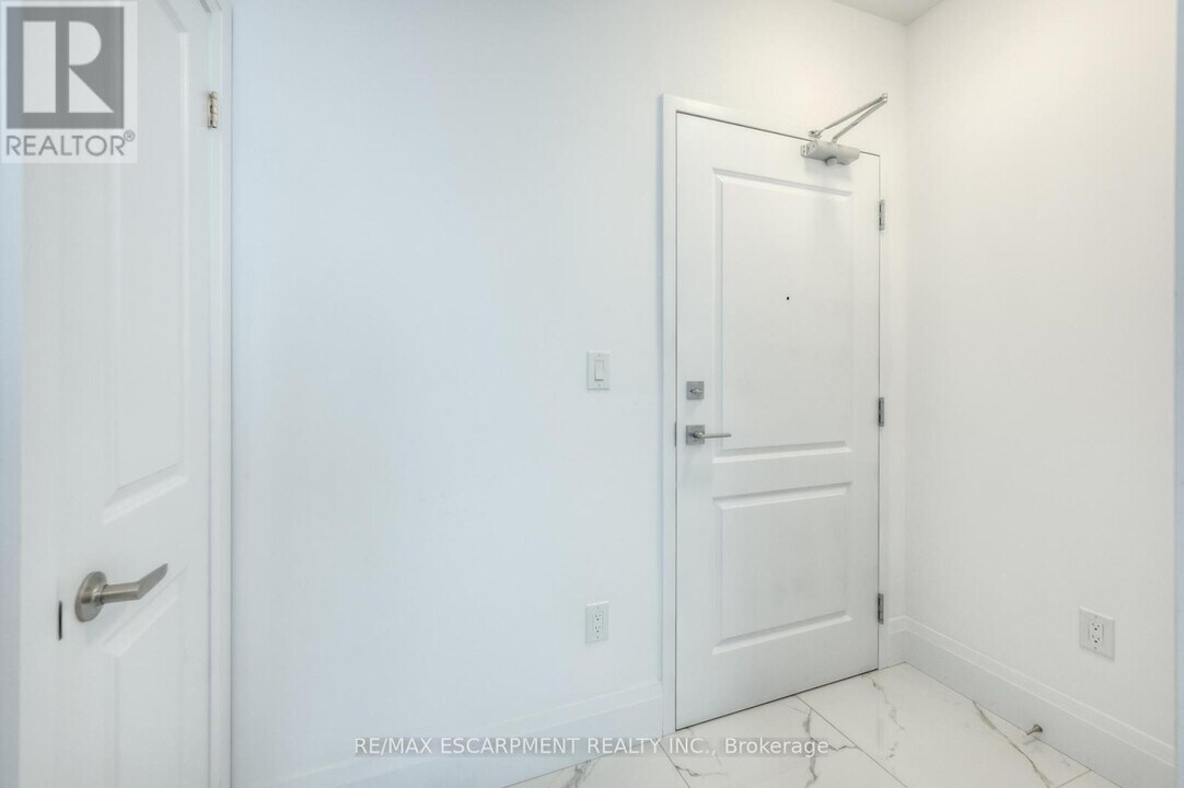 450 Dundas St E in Hamilton, ON - Building Photo