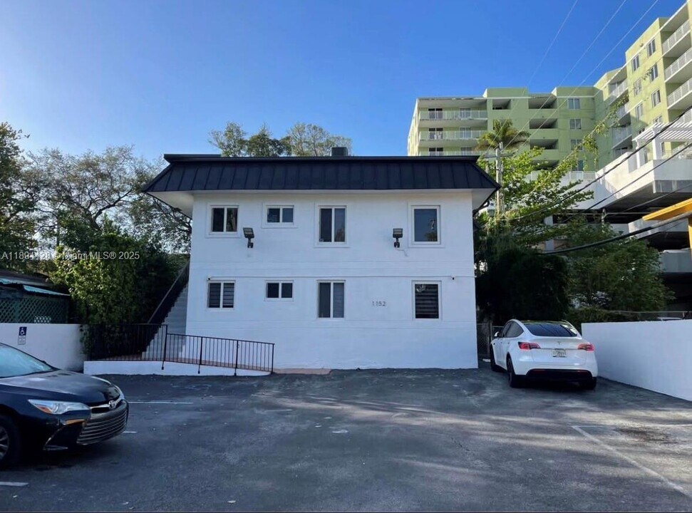 1152 NW 3rd St in Miami, FL - Building Photo