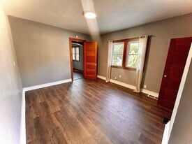 141 N Bates St in Saginaw, MI - Building Photo