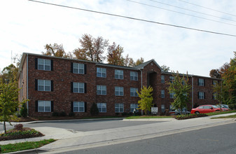 Chancellor Park Apartments in Greensboro, NC - Foto de edificio - Building Photo