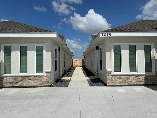 property at 1018 N Clarence Ave