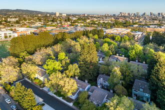 Emery Bay Village in Emeryville, CA - Building Photo - Building Photo