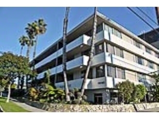 8040 W 83rd St in Playa Del Rey, CA - Foto de edificio