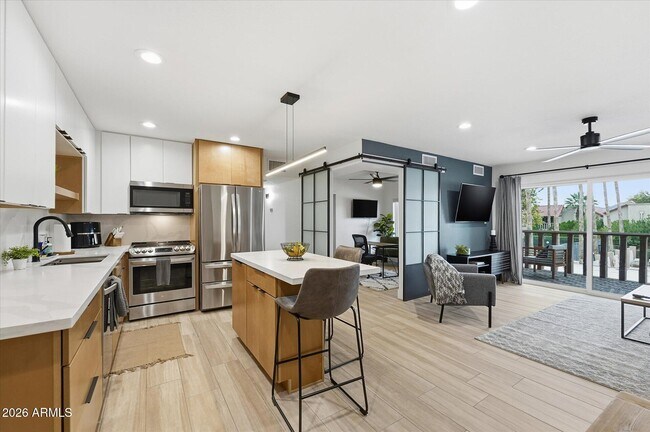 8649 E Royal Palm Rd in Scottsdale, AZ - Building Photo - Building Photo