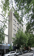 325 W 77th St in New York, NY - Building Photo - Building Photo