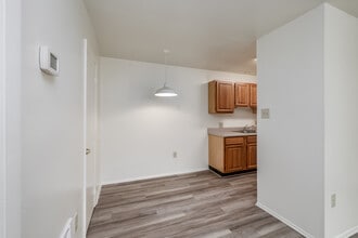 Lafayette Village Family Apartments in Williamsburg, VA - Foto de edificio - Interior Photo